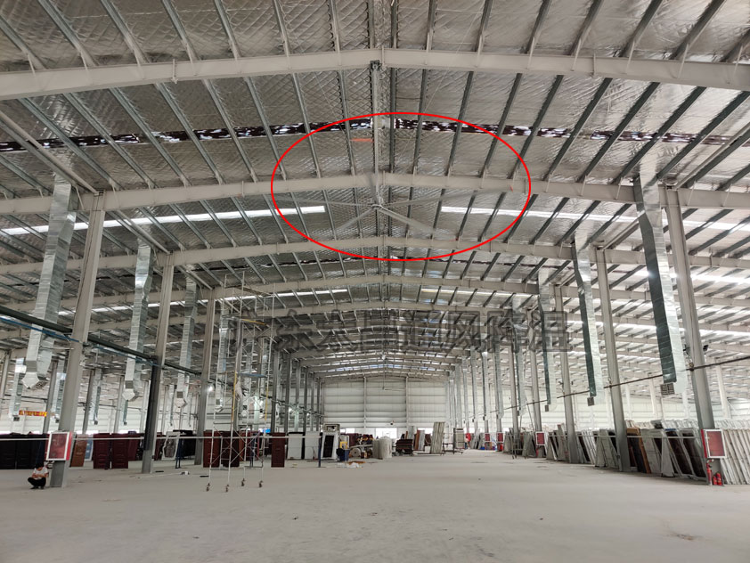 鋼結(jié)構(gòu)廠房通風(fēng)降溫有什么好的處理方法？