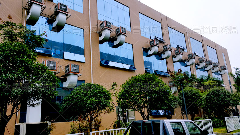 模具車間降溫設(shè)備潤(rùn)東方省電節(jié)能環(huán)?？照{(diào)