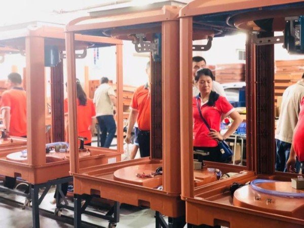 潤東方環(huán)?？照{(diào)|解決廠房降溫通風(fēng)效果好