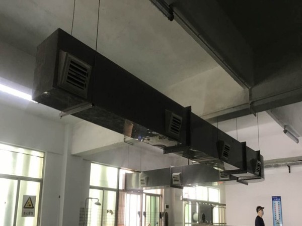 注塑車間安裝環(huán)?？照{(diào)的效果